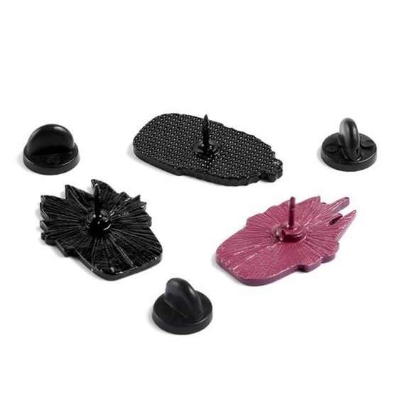 Cute🌵MIXED CACTUS PINS🌺 only comes with ONE out of the 8for keychain - Picture 2 of 8